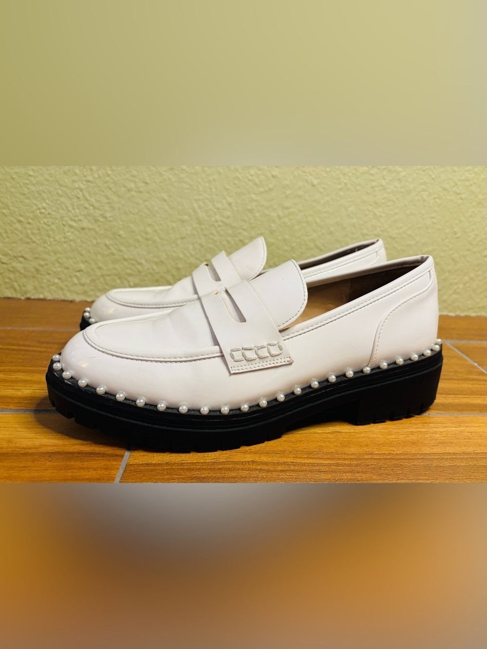 NWOB INC White Faux Pearl Platform Slip Resistant Lug Sole Branna Loafers 8.5